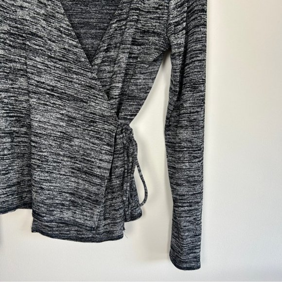 Wilfred Free Aritzia Katsia grey wrap top - Picture 3 of 5